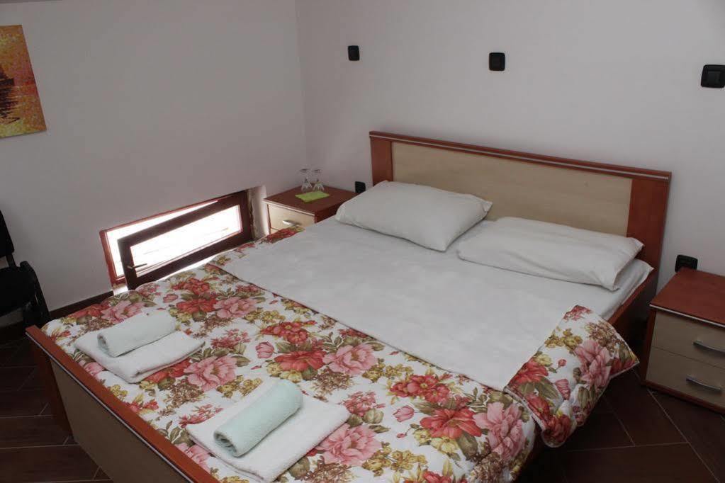 Rooms Laura 메덜린 외부 사진