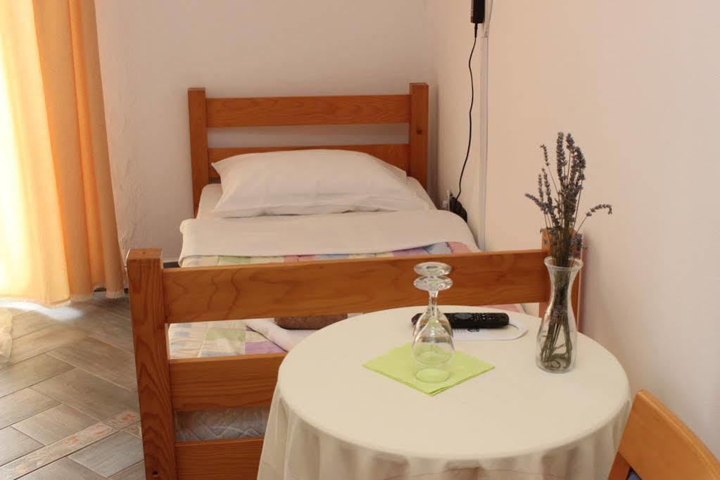 Rooms Laura 메덜린 외부 사진