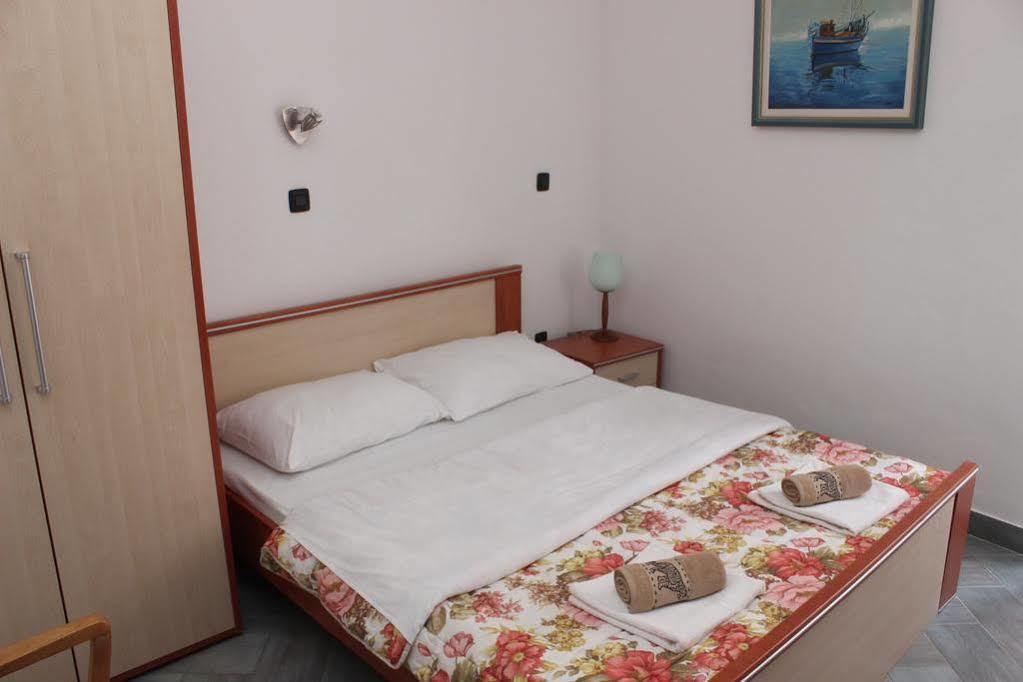 Rooms Laura 메덜린 외부 사진