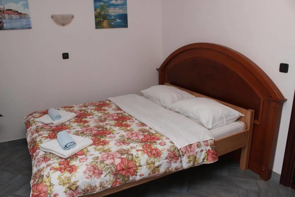 Rooms Laura 메덜린 외부 사진